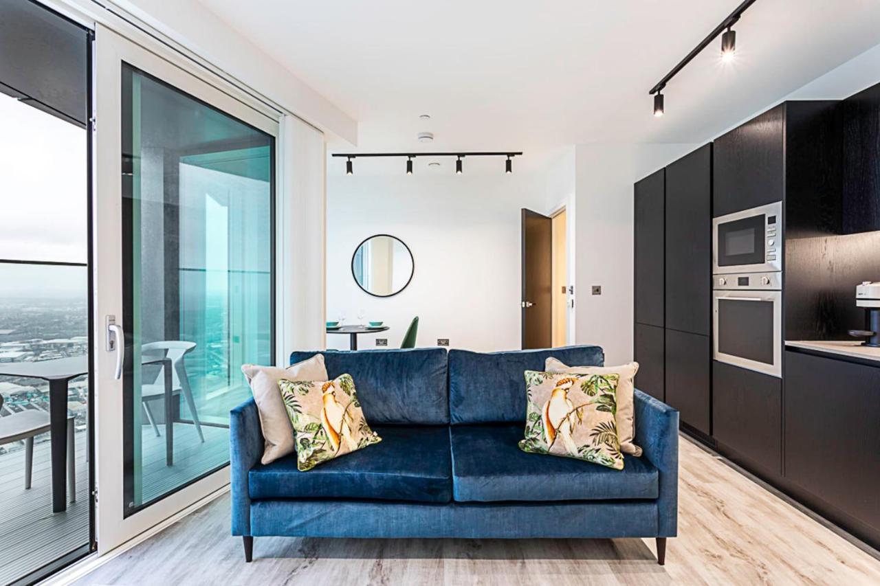 Icon Tower Flat Vii * Londra