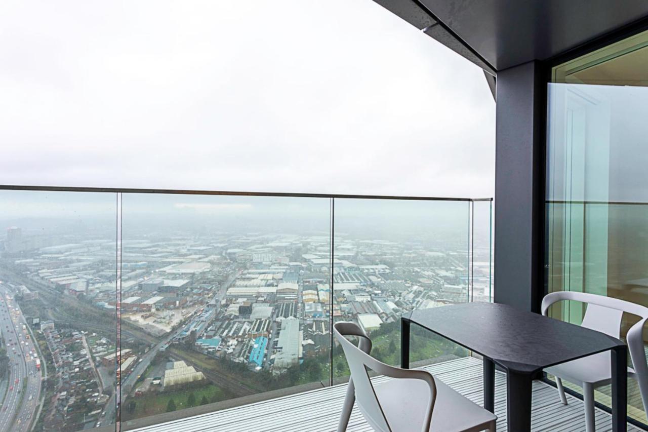 Icon Tower Flat Vii * Londra